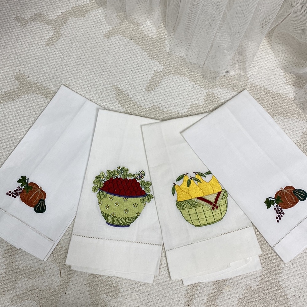 Set of 4 tea towels